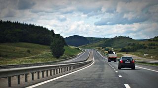 Premiera in constructia de autostrazi: Guvernul transfera constructia autostrazii Comarnic - Brasov catre Banca Mondiala, exasperat de incapacitatea Ministerului Transporturilor