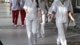 Mai multe asistente medicale au fost sanctionate pentru ca au admirat organele unui pacient decedat