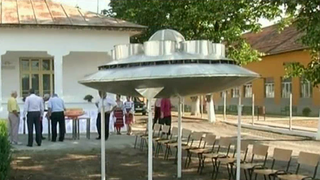 Un inginer din Oltenia a reusit sa reproduca o farfurie zburatoare - Tot satul s-a adunat sa vada minunea, dar cand sa se inalte in vazduh.... - Ce s-a intamplat?