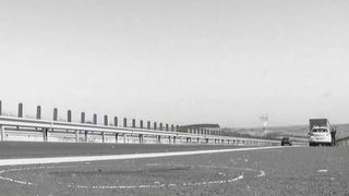 Accident cumplit pe autostrada Sibiu-Orastie. Un politist de la rutiera se zbate intre viata si moarte dupa ce a fost spulberat de un TIR.