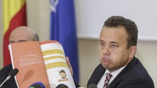 Ministrul Educatiei nu stie sa explice cand se scrie "copii" cu trei de "i"