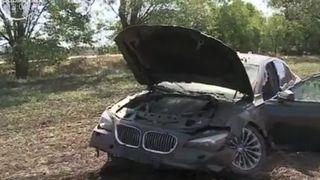 Fiul unui consilier local din Arad a intrat de doua ori cu masina in acelasi copac.