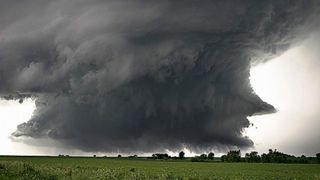 Anuntul directorului de la ANM despre ciclonul care va lovi Romania: "Vom avea furtuni si descarcari electrice"