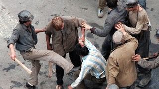 Document declasificat dupa 27 de ani: Minerii, recompensaţi de MApN cu conserve, sosete si chiloţi pentru ca au &rdquo;restabilit ordinea&rdquo; in Capitala