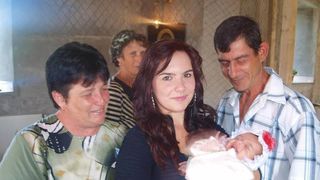 Fiul Ioanei Condea a inceput gradinita! Imagini emotionante cu baietelul romancei bagate in coma de un proxenet