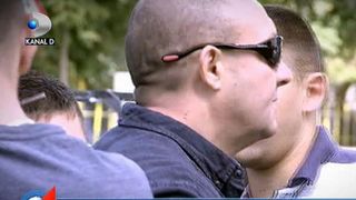 Vaslui, pe locul 3 in topul celor mai periculoase locuri din Romania. Baietasii de cartier au vrut sa ii sparga masina lui Stefan Stroe: "Daca esti de la Kanal D, crezi ca nu-ti sparg masina?