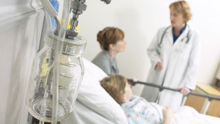 Elev de clasa zero, operat de urgenta dupa ce a fost impins de un coleg la scoala