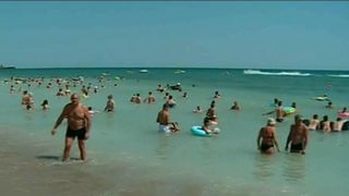 Au inceput scoala cu absente. Adolescentii si-au prelungit vacanta, pentru ca sunt ultimele raze de soare si trebuie sa le prinda pe litoral