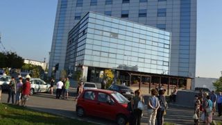 Trei vasluieni arestaţi intr-un dosar de terorism. Cum se pregateau acte false pentru refugiaţi musulmani la Centrul de Afaceri din Vaslui