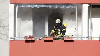 Trei raniti in urma unui incendiu care a afectat doua apartamente din Targu Mures. 17 locatari au fost evacuati