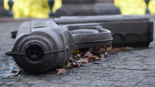 Dezvaluire socanta! Profesorul gasit impuscat in Breaza a intretinut relatii intime cu o eleva de gimnaziu - Barbatul s-ar fi sinucis de rusine