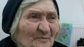 Drama sfasietoare intr-un camin de batrani din judetul Buzau! Bolnavi si singuri pe lume, zeci de batrani ar putea ramane pe drumuri dupa ce azilul in care si-au gasit alinarea s-ar putea inchide