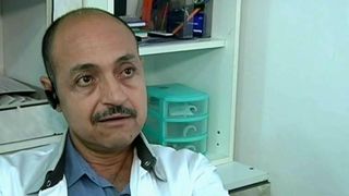 Un medic din Sudan, indragostit iremediabil de Romania, are grija de oamenii dintr-un sat din Galati