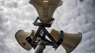 Sirenele au sunat la Targu Jiu dupa ce o ploaie torentiala a inundat strazile din oras