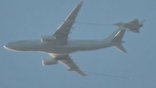 Un avion care a decolat din Grecia cu destinatia Bucuresti a disparut de pe radare - Se presupune ca s-a prabusit - Cine se afla la bord?