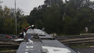 Lacrimi amare. Timisorenii sunt terminati. Ce s-a ales de orasul lor dupa furtuna! Ploua in scoli, reteaua electrica nu mai merge si 80% din oras e distrus