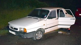 Un hot ”somnoros”. Un barbat din Barlad a furat o masina si a adormit in ea