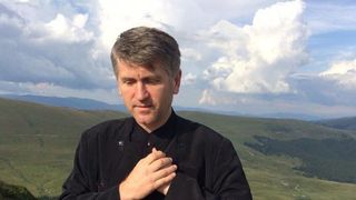 Impresarul lui Pomohaci rupe tacerea! Ce a declarat despre preotul dat afara din Biserica