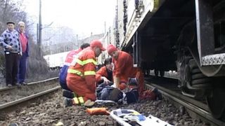 Sinucidere tulburatoare! Nu a mai suportat problemele din familie si si-a pus capat zilelor - Elev de 17 ani, decapitat de tren in Ploiesti!