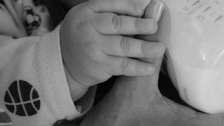 O mama a avut parte de un soc cand a aflat ce facea bona cu laptele matern pe care ea il lasa pentru bebelusul ei