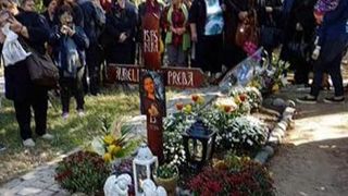 Ce s-a intamplat la parastasul lui Aurelian Preda. Cantareata de muzica populara Silvana Riciu e convinsa ca artistul a trimis un semn din ceruri: "In momentul in care a inceput parastasul, chiar de la biserica...