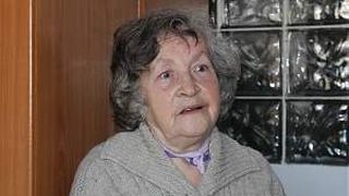 Povestea batranei din Botosani care traieste cu 4 lei pe zi si care nu are nicio datorie! Doamna Adela mai are o singura dorinta: sa-si doneze garsoniera. Motivul e emotionant