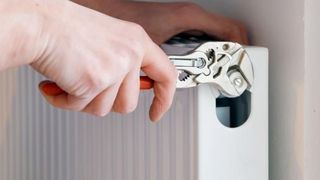 Greselile pe care le fac toti romanii! Iata cum poti pastra locuinta incalzita pentru mai mult timp