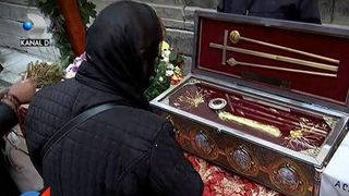 "Toate de la Diavol vin". Sute de pelerini s-au inchinat azi la Sf. Ciprian, cel care dezleaga blesteme