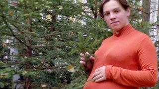 A aflat ca are gemeni. La 9 luni s-a dus sa nasca prin cezariana, iar medicii s-au ingrozit. Ce au gasit in burta ei