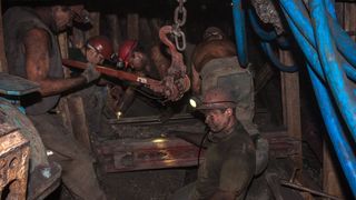 Surpare la Mina Lupeni! Trei mineri sunt dati disparuti