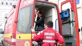 Sapte copii, preluati de ambulante dupa ce s-ar fi intoxicat cu monoxid de carbon