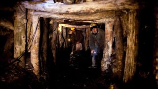 Familiile minerilor implicati in accidentul din Mina Lupeni vor primi un sprijin financiar