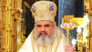 La 10 ani de cand este in fruntea Bisericii, Patriarhul Daniel este laudat ca nu detine proprietati personale! WOWbiz.ro a dezvaluit ca Preafericitul si-a ridicat o vila in curtea surorii sale! Primaria Sectorului 2 i-a aprobat Patriarhului solicitarea de