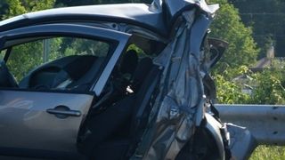 O persoana a murit si doua au fost ranite grav, intr-un accident provocat in Mures de un sofer baut