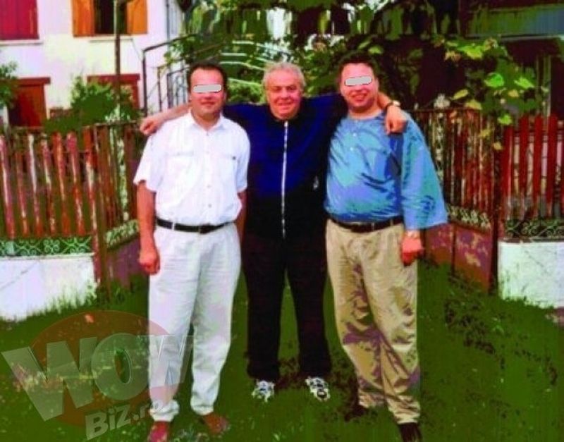 Alexandru Arsinel, alaturi de fiii sai, Bogdan (stanga) si Cristian