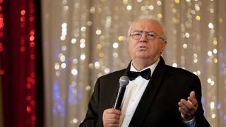 Fiul lui Alexandru Arsinel se bate in justitie dupa ce a incasat o amenda! Cristian este consilier la Curtea de Conturi si are datorii de 100.000 de euro!