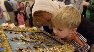 Parintele Cleopa vorbeste despre greseala pe care o fac toti credinciosii in biserica
