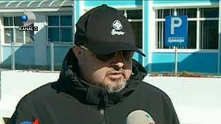 Directorul aeroportului Mihai Kogalniceanu, surprins conducand haotic spre sosea. Explicatiile lui sunt halucinante