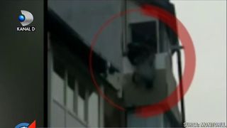 Scene halucinante filmate de un trecator, in Suceva