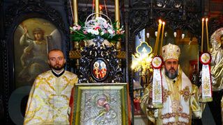 Fost preot, pe Facebook: „In Romania, moastele sunt venerate cum n-a vazut tot Evul Mediu”