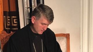 Cristian Pomohaci si-a pregatit in curtea bisericii din Mosuni locul unde sa fie inmormantat?