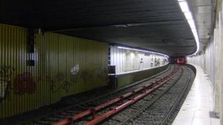 O persoana decedata, gasita in tunelul de metrou, aproape de statia Universitate / Garniturile circula la 12 minute