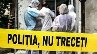 Un barbat de 71 de ani din Piatra Neamt, gasit mort in casa. Pompierii au gasit-o pe sotia lui langa el, in pat