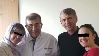 Ce a cautat Cristian Pomohaci la cea mai tare clinica de tratare a cancerului din Turcia? Fostul preot s-a intalnit cu un medic specializat in transplant de maduva osoasa