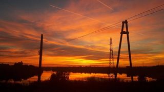 Cer neobisnuit in Romania! Explicatia cerului rosu care i-a uimit pe romani