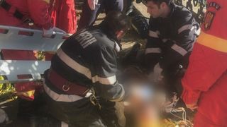 Imagini socante cu barbatul care a fost scos din Dambovita inconstient