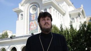 Declaratiile unui preot despre femeile care au fost hartuite sexual: ”Nu cumva s-au complacut pentru niste avantaje?”