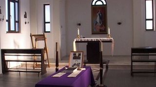 Cat costa o noapte la capela mortuara. E mai ieftin la hotel de 5 stele decat in Casa Domnului!