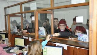 Perchezitii la Directia Impozite si Taxe Locale a Sectorului 5. O inspectoare anula amenzi rutiere pe banda rulanta