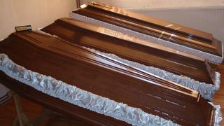 Un pensionar ramas fara bani i-a trimis o scrisoare presedintelui in care il roaga sa ii cumpere un sicriu. Ce s-a intamplat apoi